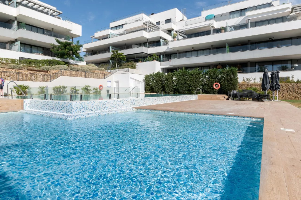 Apartament na środkowym piętrze w Estepona 27/29