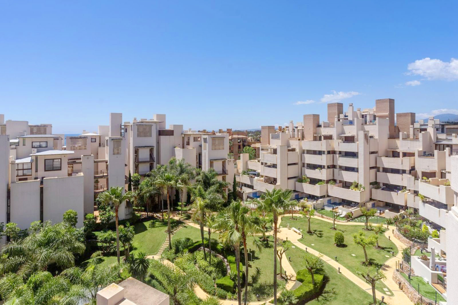 Penthouse Til salgs i Estepona - MCO5960719